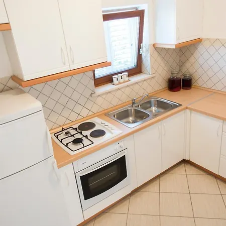 Zupa Dubrovacka 3*