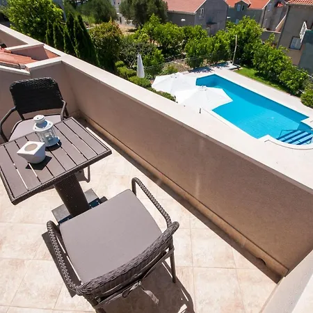 Zupa Dubrovacka, Poolside Retreat Near Dubrovnik