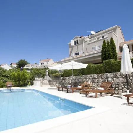 Zupa Dubrovacka, Poolside Retreat Near Dubrovnik