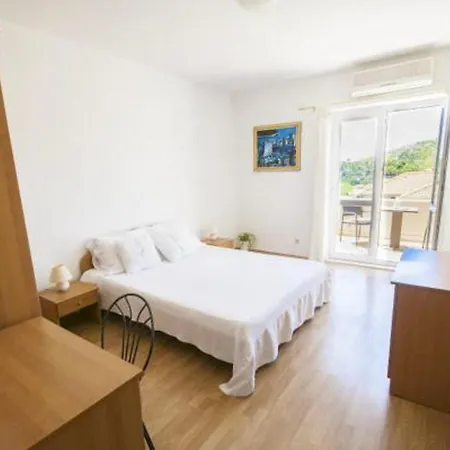 בית הארחה Zupa Dubrovacka, Poolside Retreat Near Dubrovnik מליני