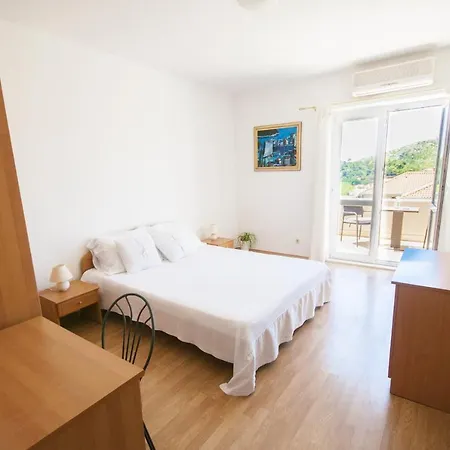 בית הארחה Zupa Dubrovacka, Poolside Retreat Near Dubrovnik מליני